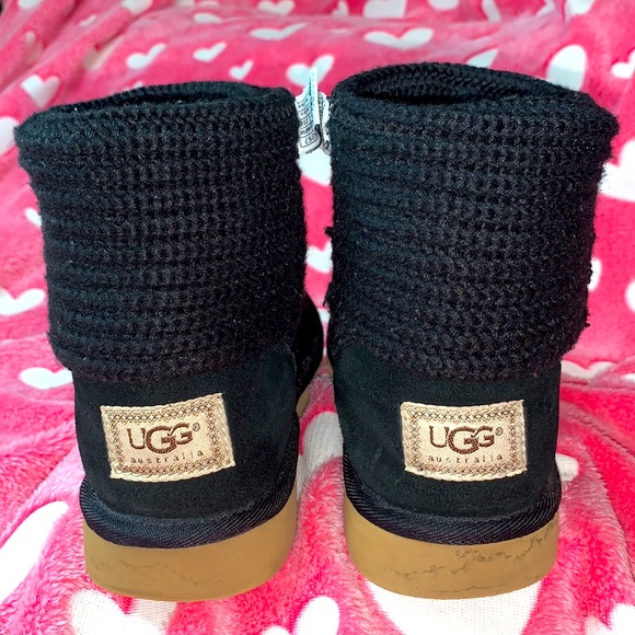 Authentic Knit Black UGG Boot Size 8 - Picture 9 of 12